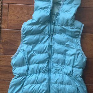 UNIQLO Full Zip Hooded AQUA Puffer Vest Girl's Size 9-10 super soft